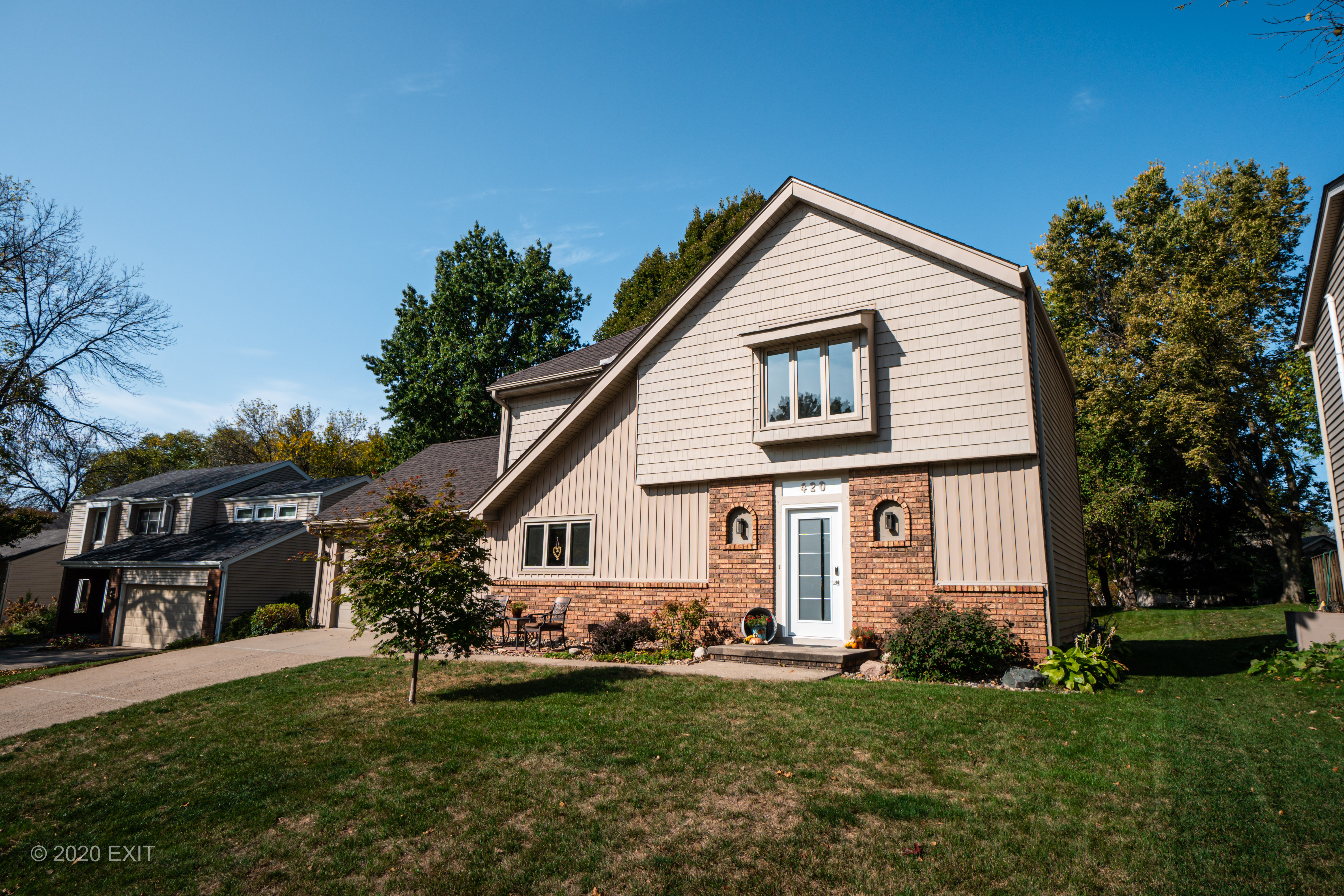 Home For Sale at 420 36th Street, West Des Moines, IA 50265